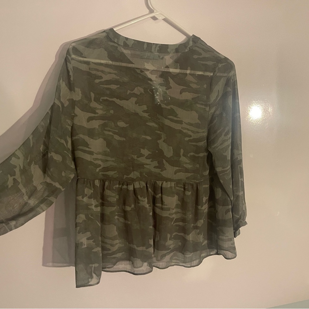 NWT Maurice's Green Camouflage Long Sleeve Peplum Henley Blouse Size Small